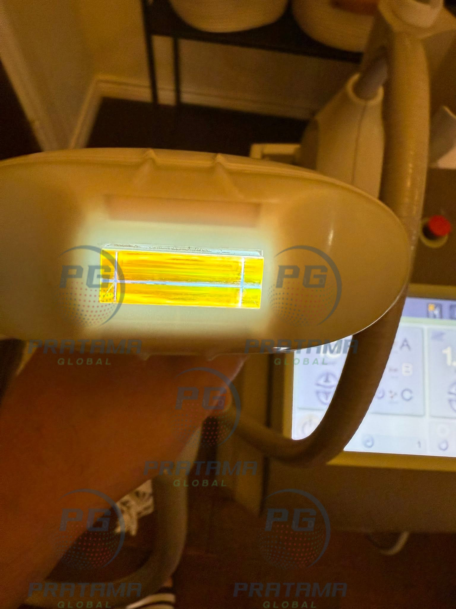 Cutera Xeo 2021 multi-platform aesthetic laser and IPL system for hair removal, skin rejuvenation, vascular and pigmented lesion treatments